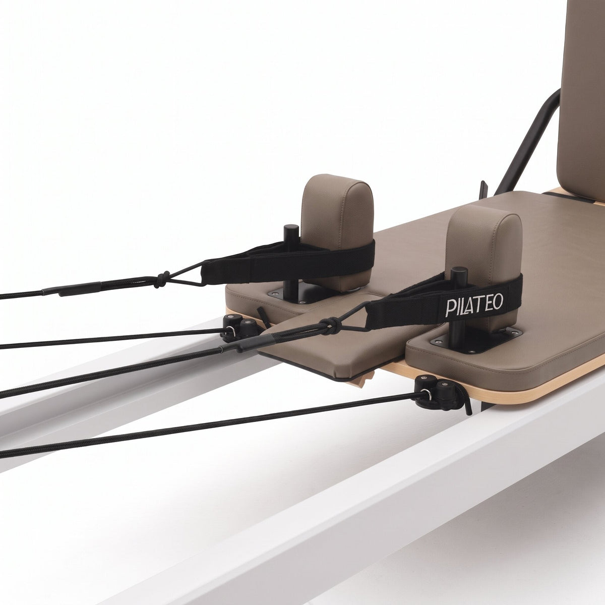 Pilates Reformer Studio Aluminium, rivestimento tortora – cinghie Pilateo
