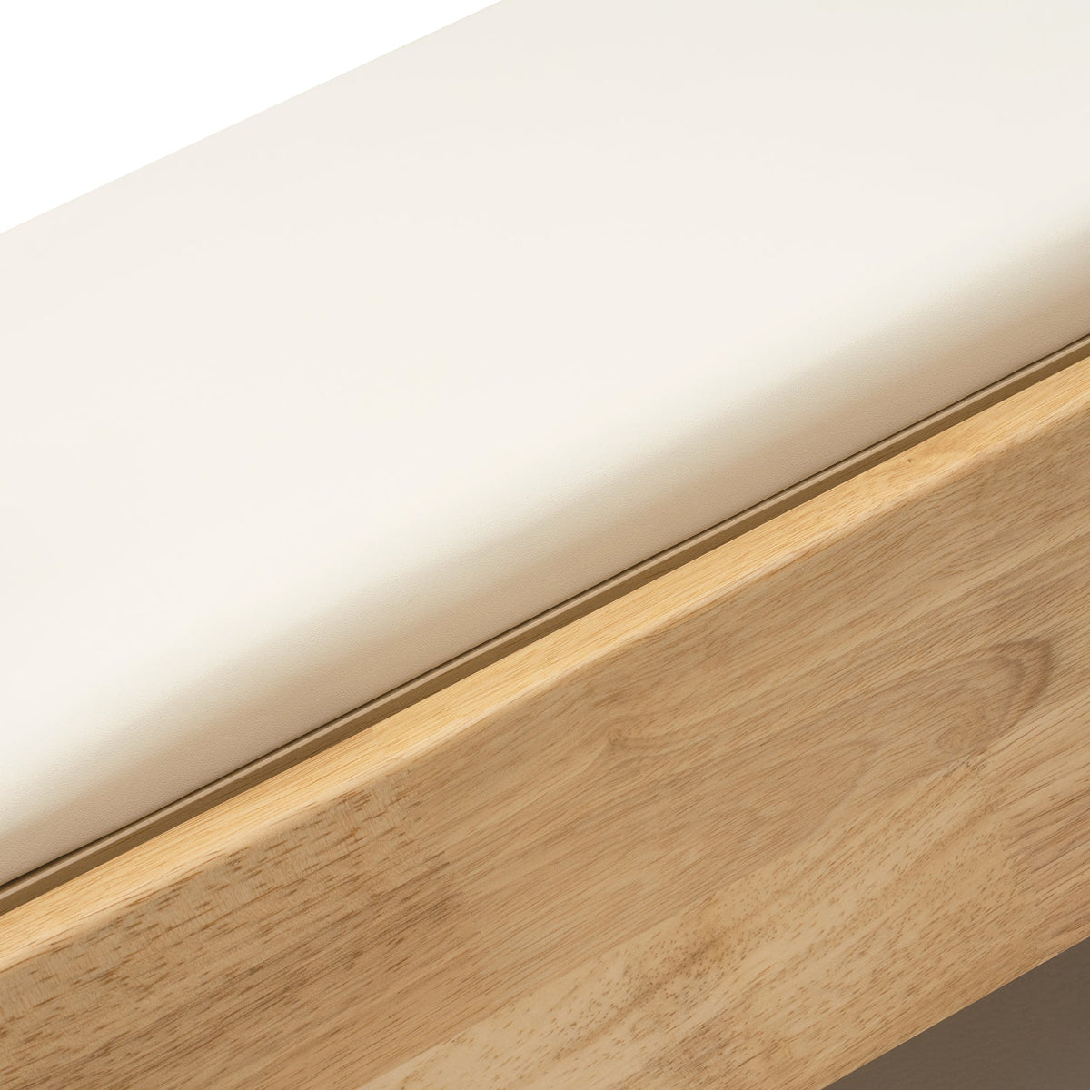 Pilates Reformer Studio Classic, telaio in rovere, rivestimento bianco latte – telaio in rovere e similpelle vegana bianco latte