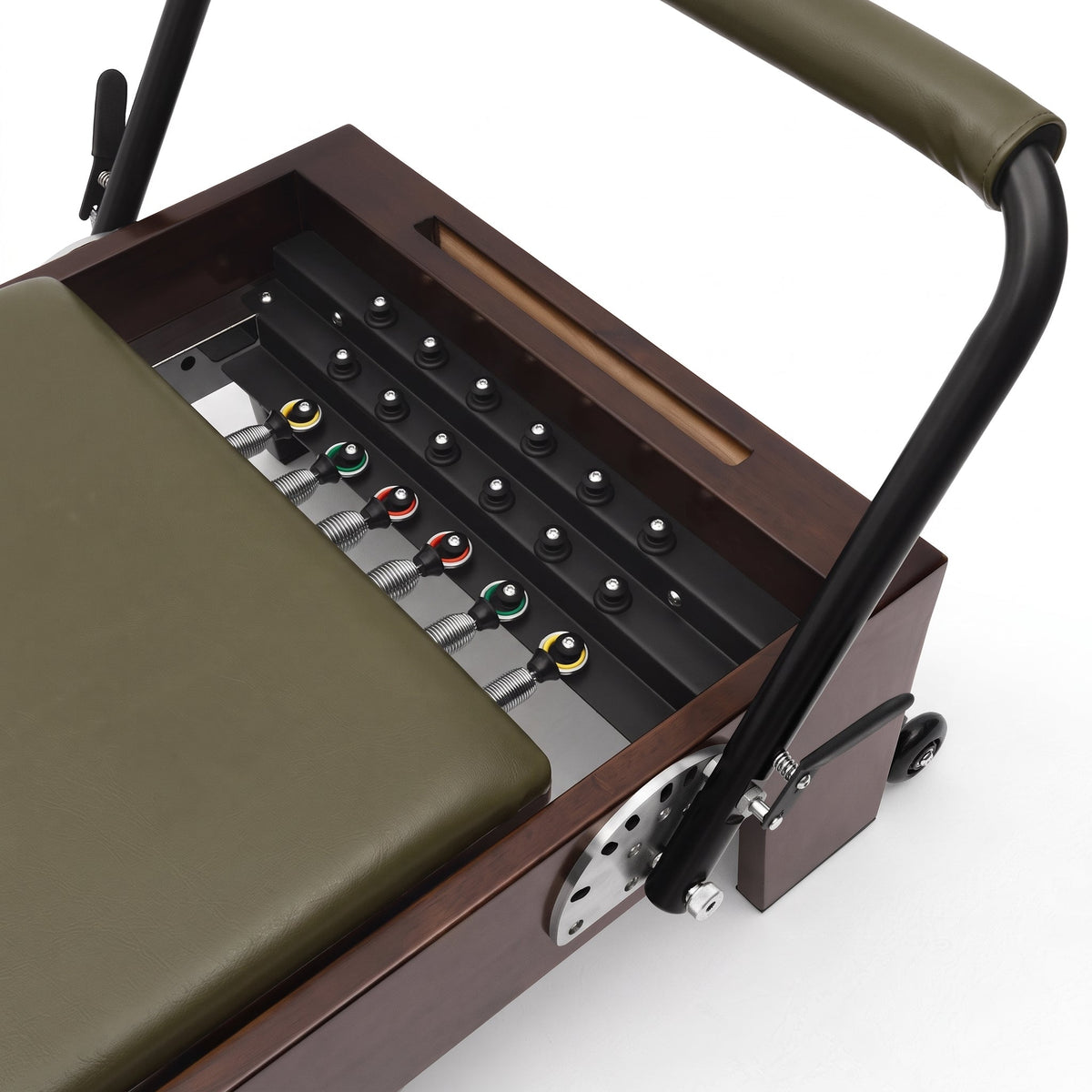 Pilates Reformer Studio Prestige, rovere finitura noce, rivestimento oliva – dettaglio della barra delle molle