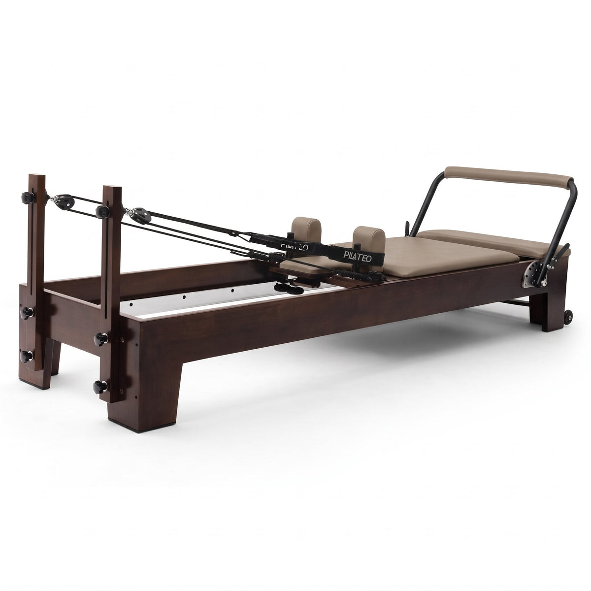 Pilates Reformer Studio Prestige, rovere finitura noce, rivestimento tortora – vista 3/4