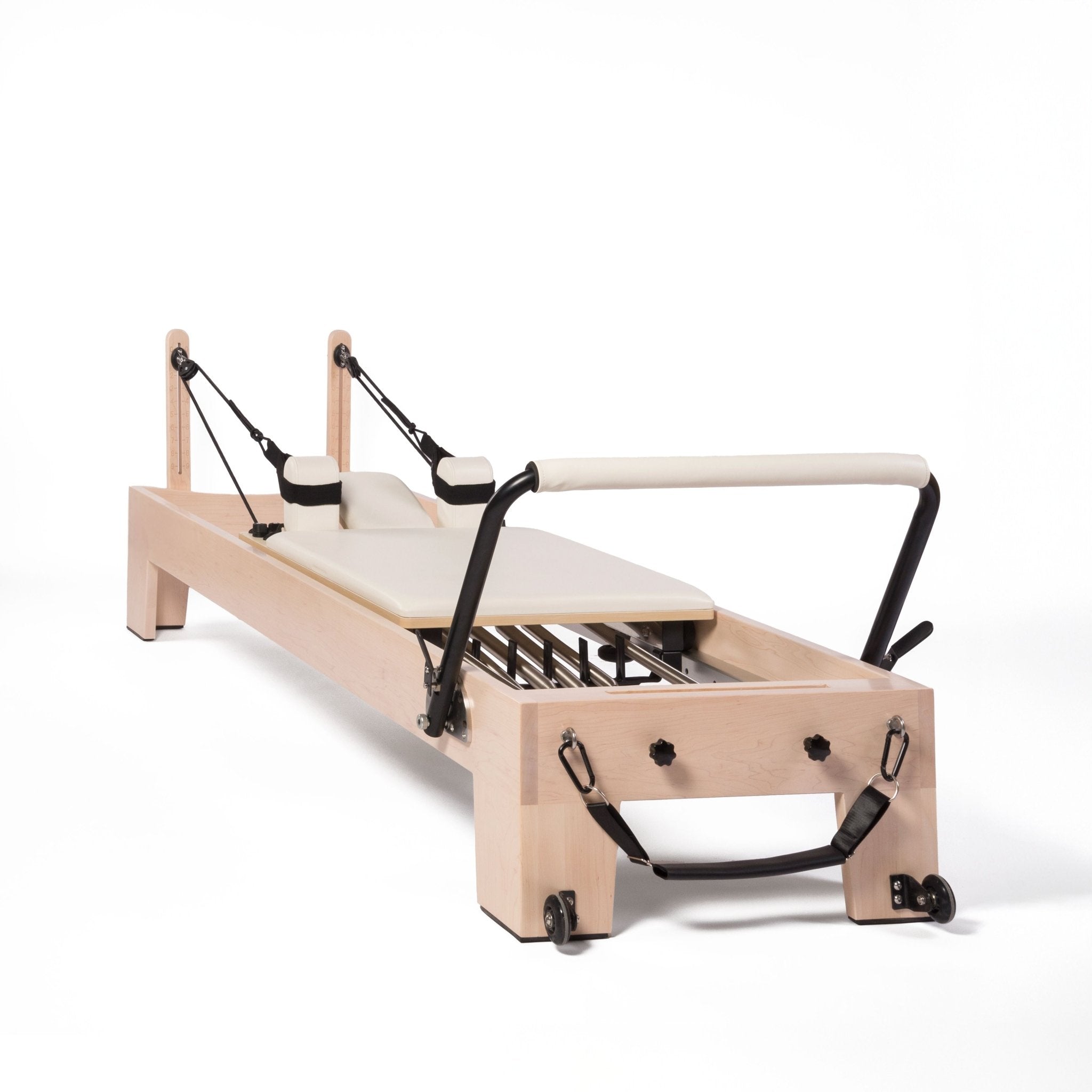 macchina reformer in acero, rivestimento beige