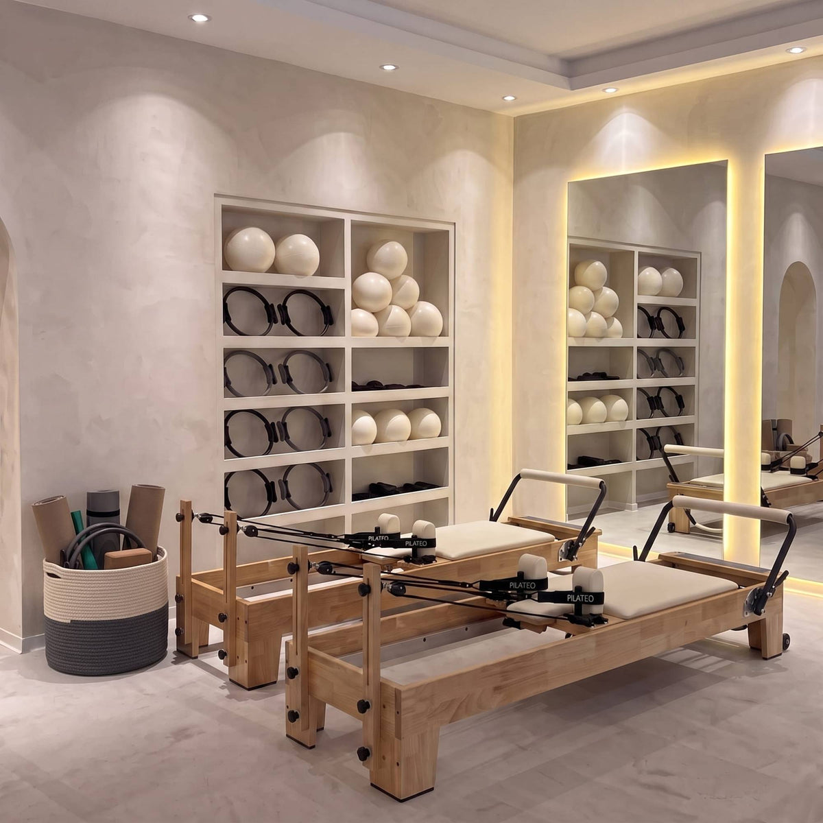 Studio di Pilates attrezzato con reformer Pilateo