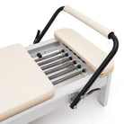 Pilates Reformer Studio Aluminium, rivestimento bianco latte – molle e barra piedi regolabile