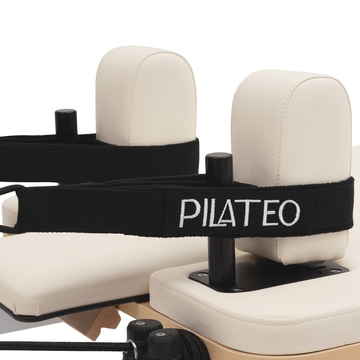 Pilates Reformer Studio Aluminium, rivestimento bianco latte – poggiaspalle e cinghie