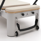 Pilates Reformer Studio Aluminium, rivestimento bianco latte – maniglia della cinghia per i piedi