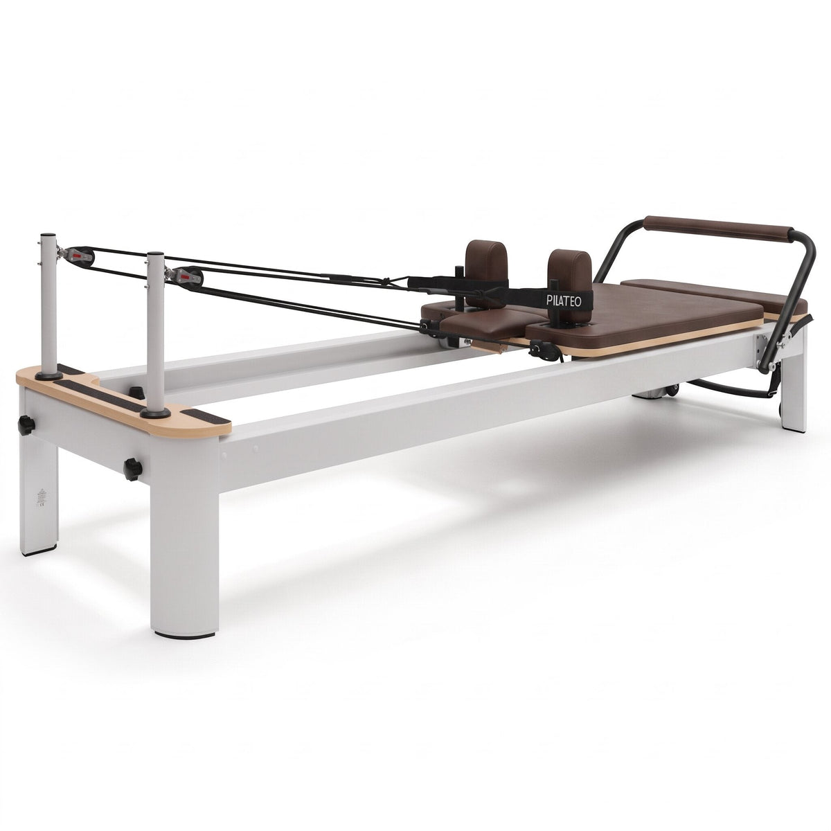 Pilates Reformer Studio Aluminium, rivestimento moka – vista dal lato della barra piedi
