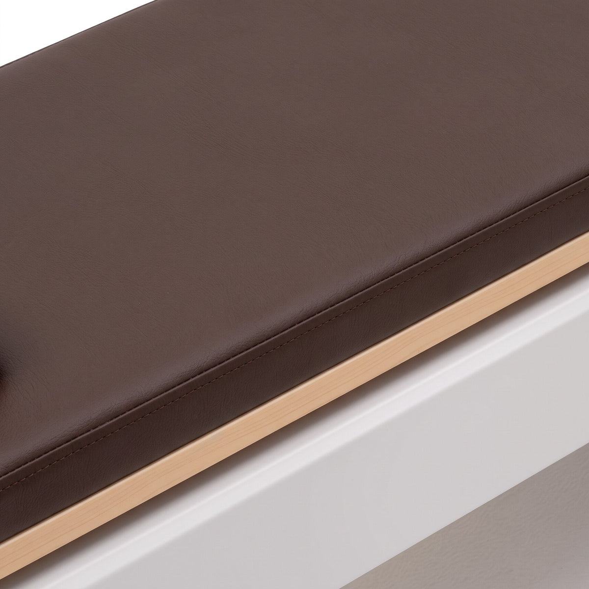 Pilates Reformer Studio Aluminium, rivestimento moka – telaio in alluminio e rivestimento in similpelle vegana