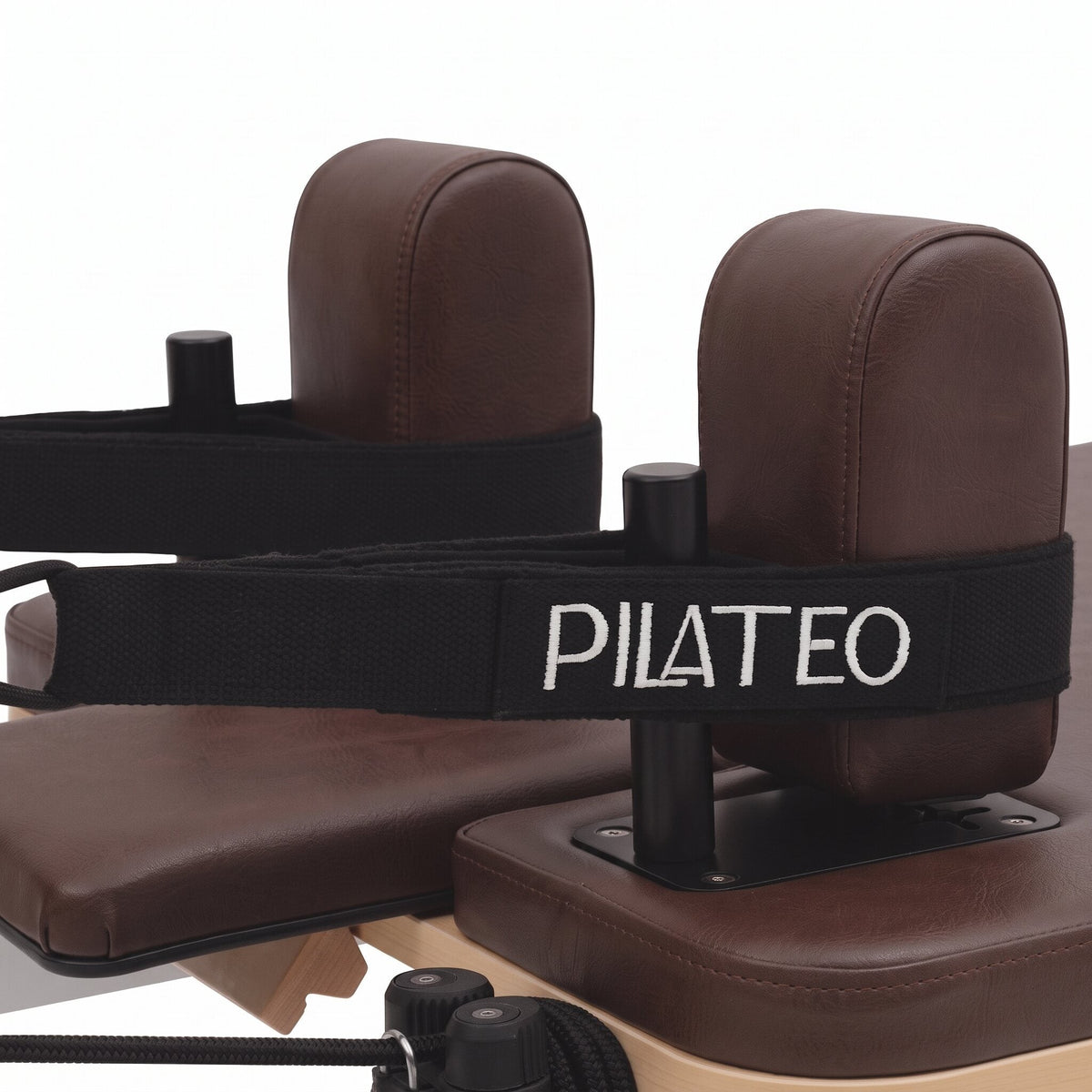 Pilates Reformer Studio Aluminium, rivestimento moka – poggiaspalle e cinghie