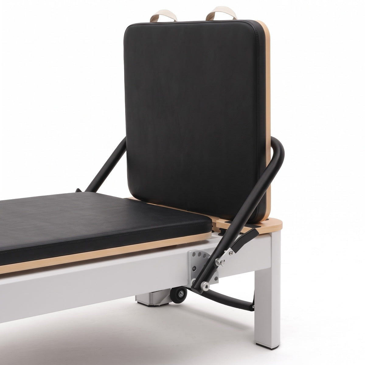 Pilates Reformer Studio Aluminium, telaio bianco, rivestimento nero – jumpboard