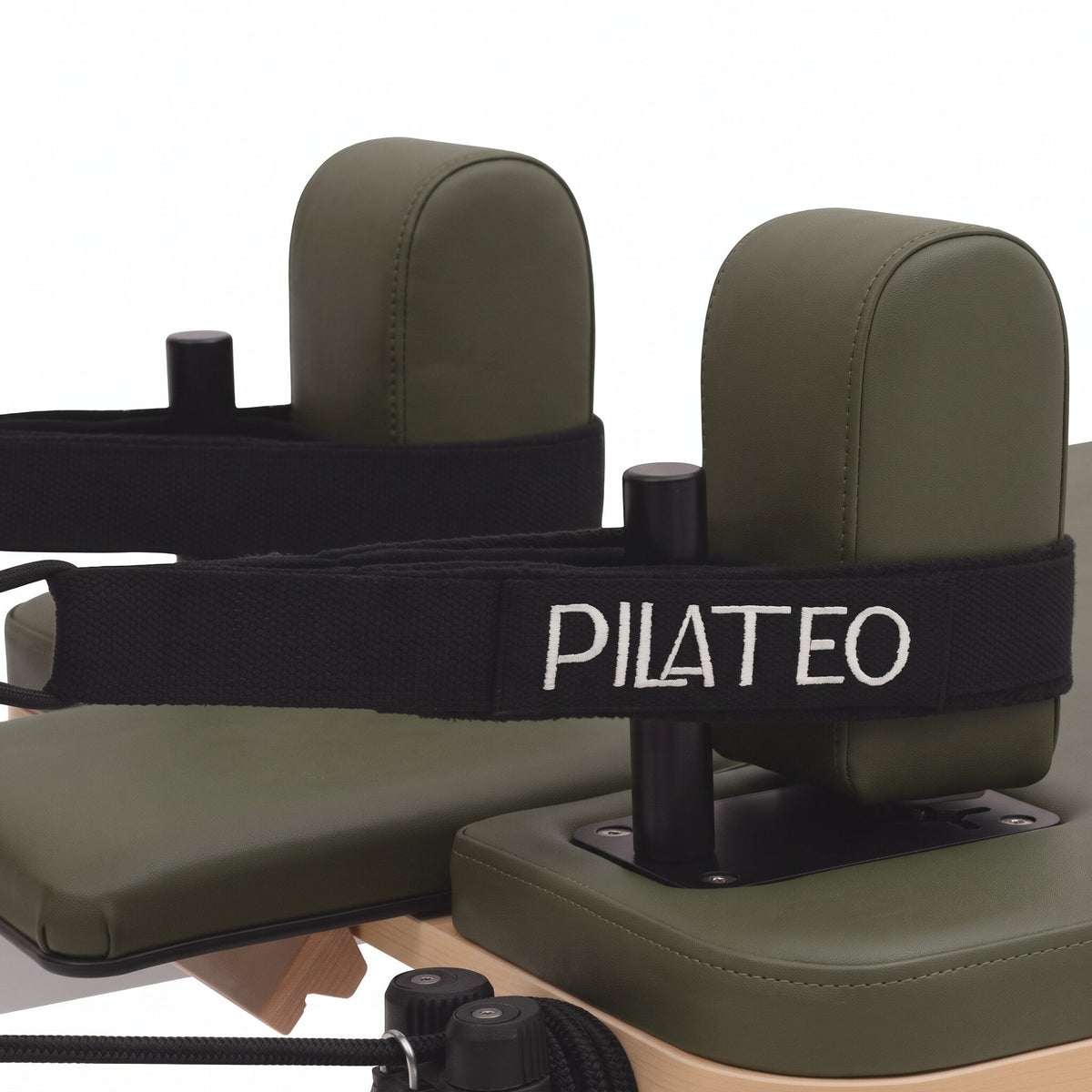 Pilates Reformer Studio Aluminium, rivestimento oliva – poggiaspalle e cinghie