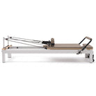 Pilates Reformer Studio Aluminium, rivestimento tortora – vista laterale