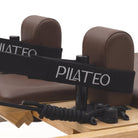 Pilates Reformer Studio Classic, telaio in rovere, rivestimento moka – cinghie Pilateo