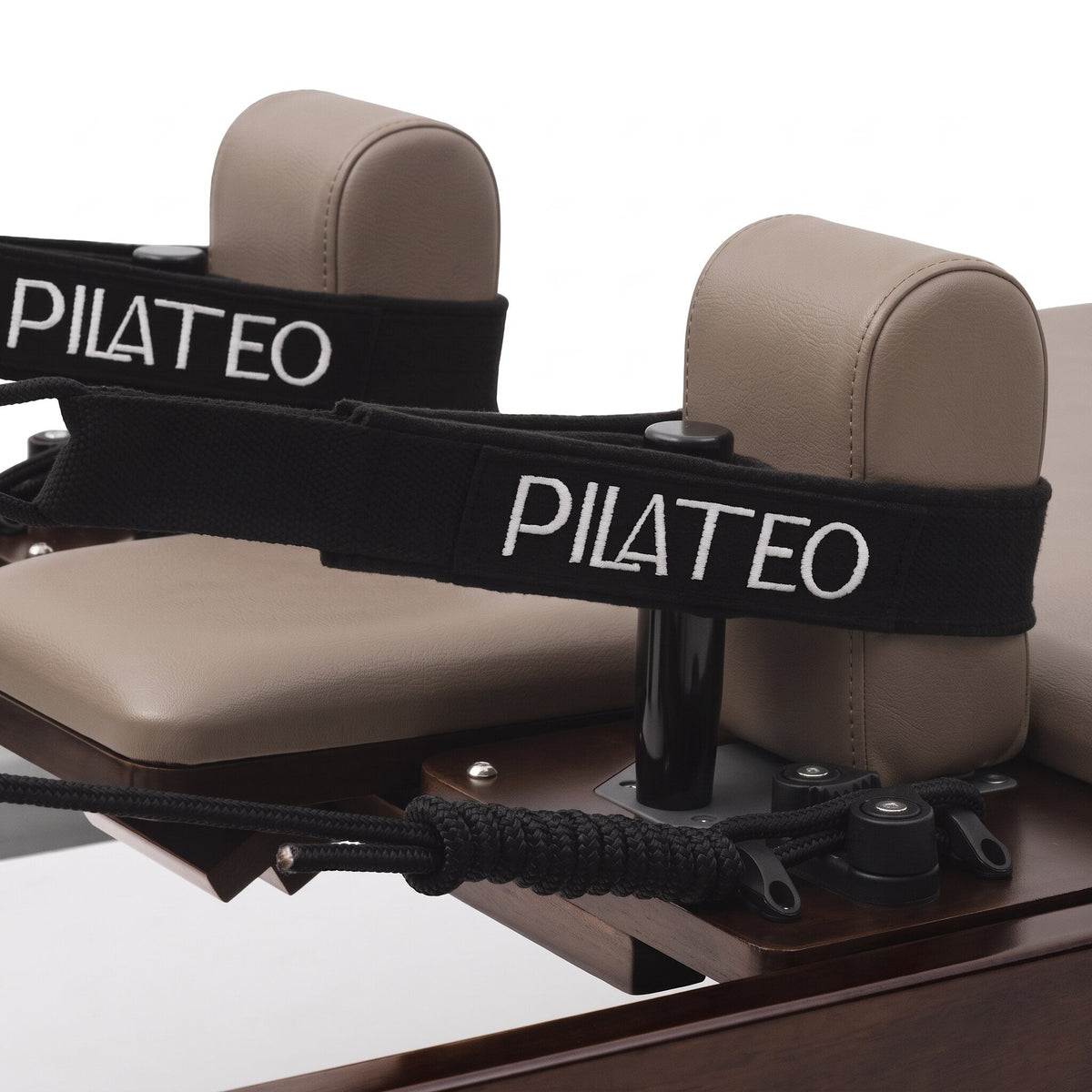 Pilates Reformer Studio Prestige, rovere finitura noce, rivestimento tortora – cinghie Pilateo