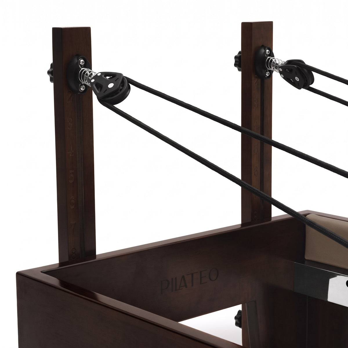 Pilates Reformer Studio Prestige, rovere finitura noce, rivestimento tortora – montanti delle carrucole