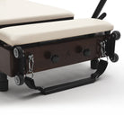 Reformer Pilates pieghevole Flexi, legno espresso fumé, rivestimento bianco latte – maniglie e ruote